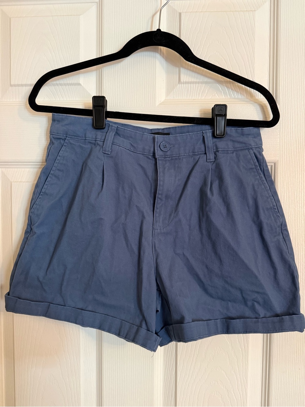 Banana Republic Casual Rolled-Hem Shorts in Dusty Blue